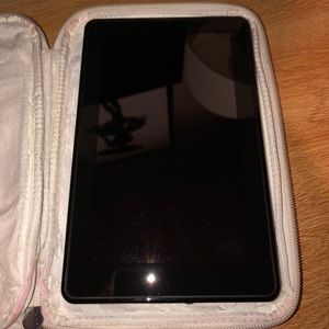 Kindle Fire Gen. 1 with Case